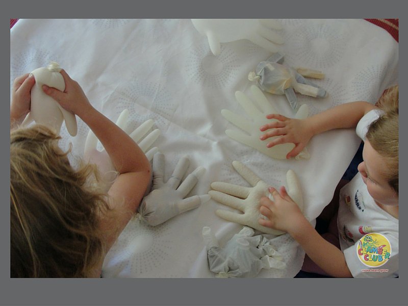 Arts & crafts: Sensory gloves