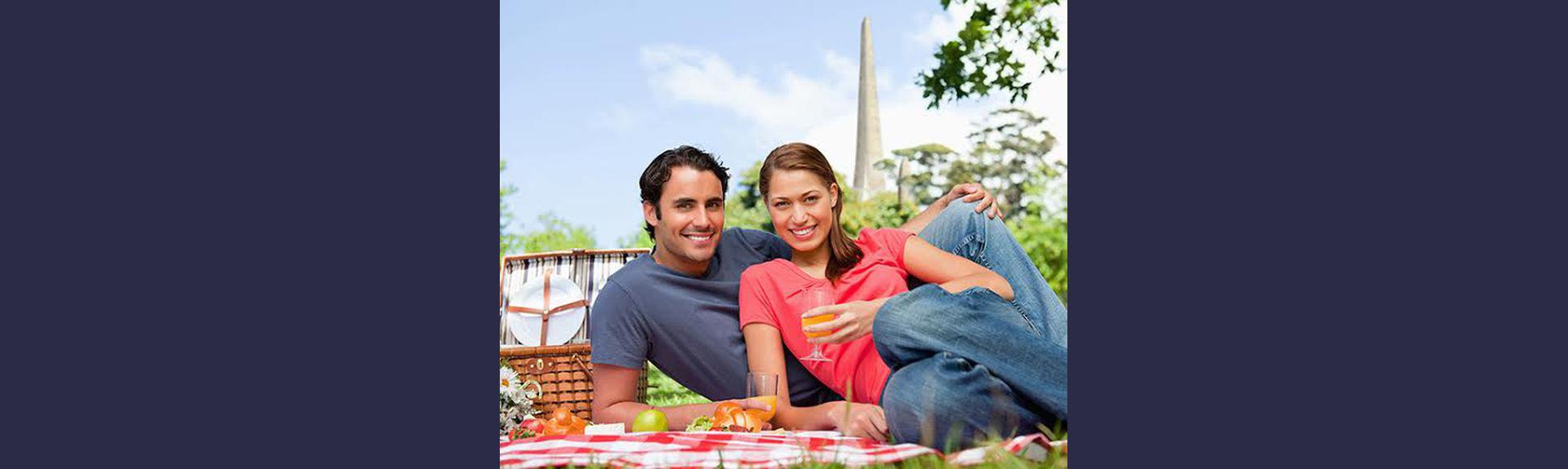 Full moon picnic | Romantic