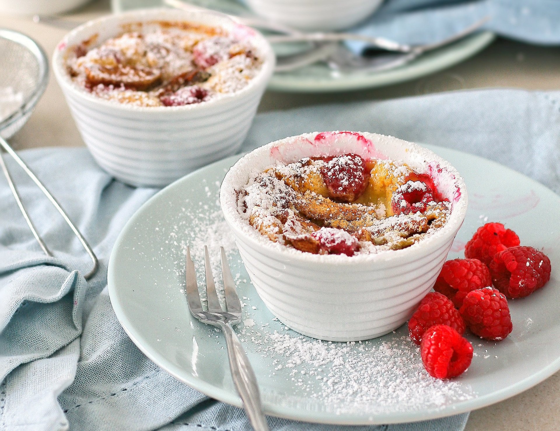 MINI APPLE- AND BERRY CLAFOUTIS