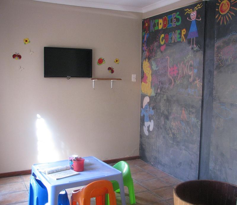 child friendly wine tasting venue Paarl, indoor play area for kids