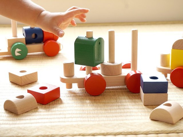 15 Easy & Free Indoor Activities for Toddlers and Pre-Schoolers