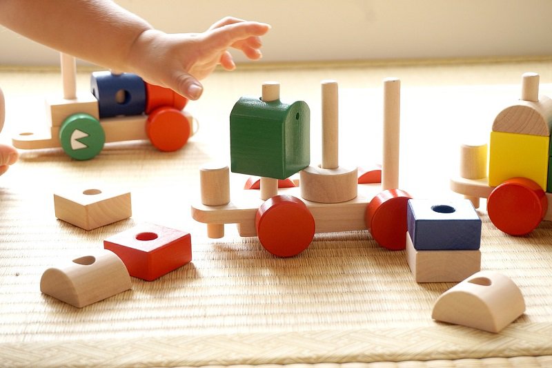 15 Easy & Free Indoor Activities for Toddlers and Pre-Schoolers